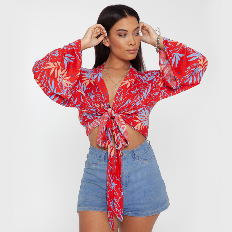 Stunning kimono top in an eye catching pattern, made from Rayon Jacquard